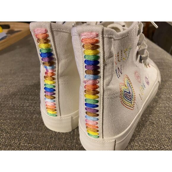 American Eagle Women's "Trust in Love" Embroidered Canvas High Tops Size 9.5 - Picture 2 of 10